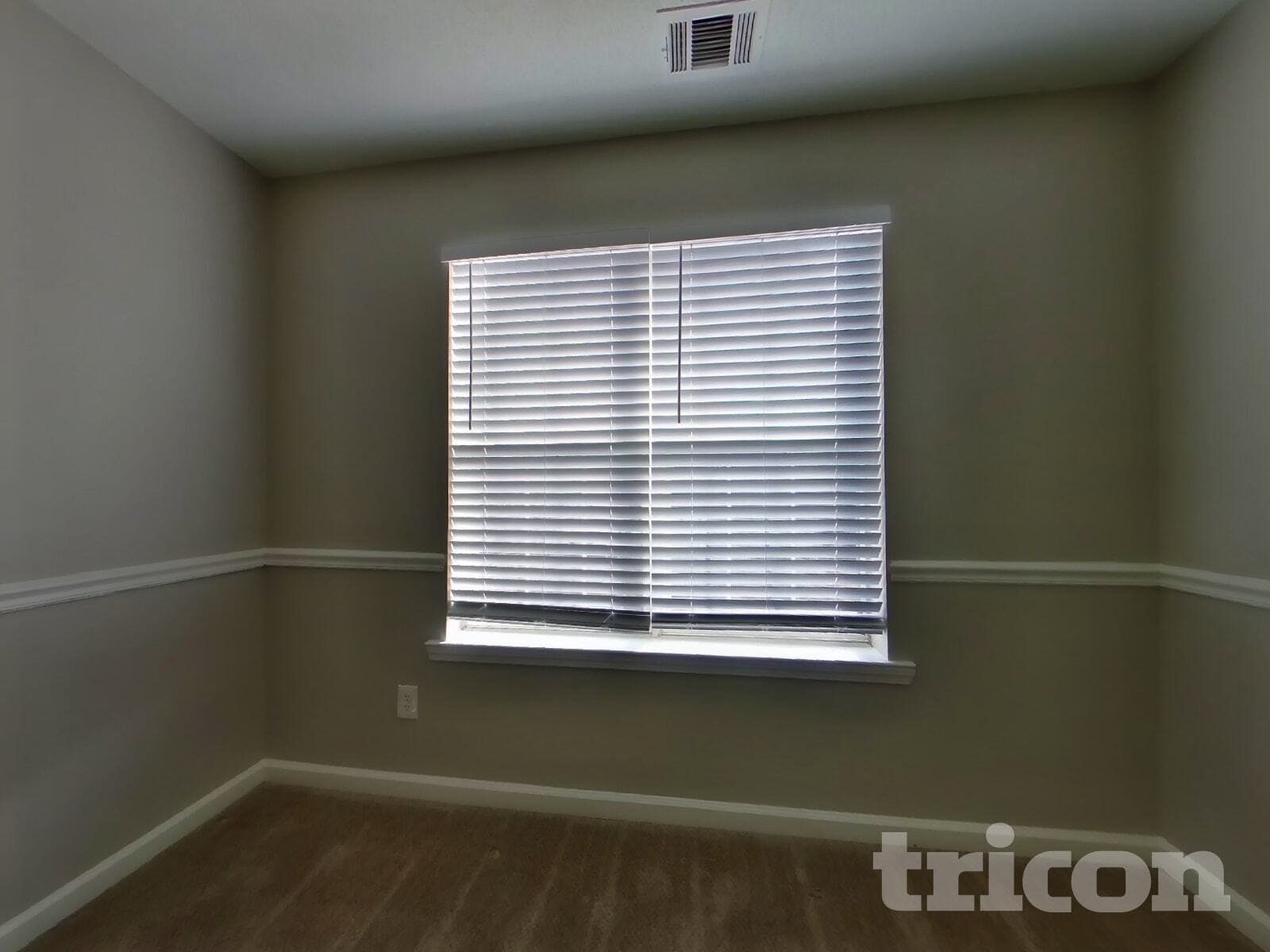 Building Photo - 214 Amber Trce