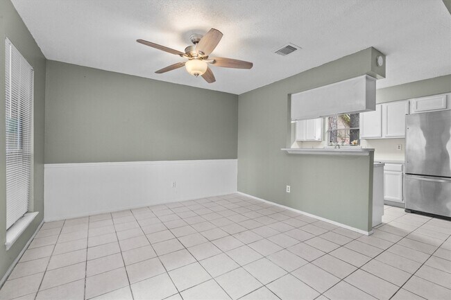 Building Photo - 6 S Pineplank Ct