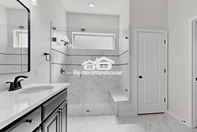 Building Photo - MOVE IN READY - 4BED/3BATH - LITTLE ELM, T...