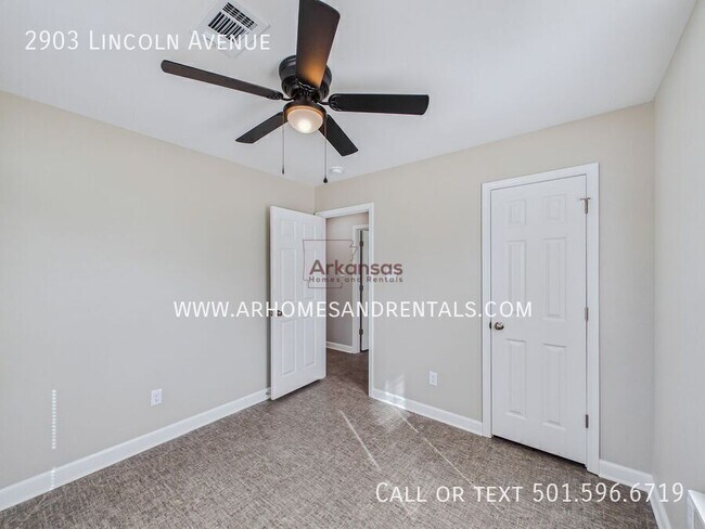 Building Photo - 2903 Lincoln Ave