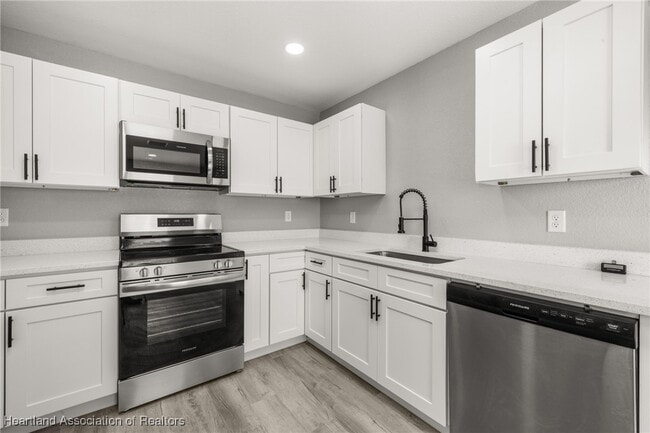 Building Photo - 6303 Red Cedar Rd