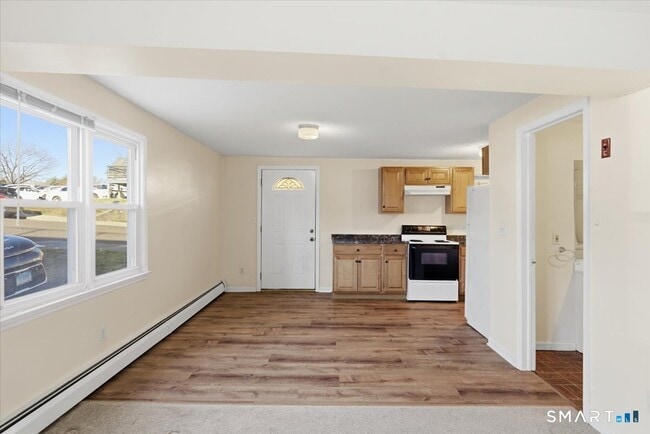 Building Photo - 194 Cherry St