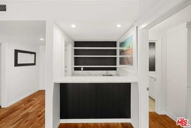 Building Photo - 10671 Holman Ave