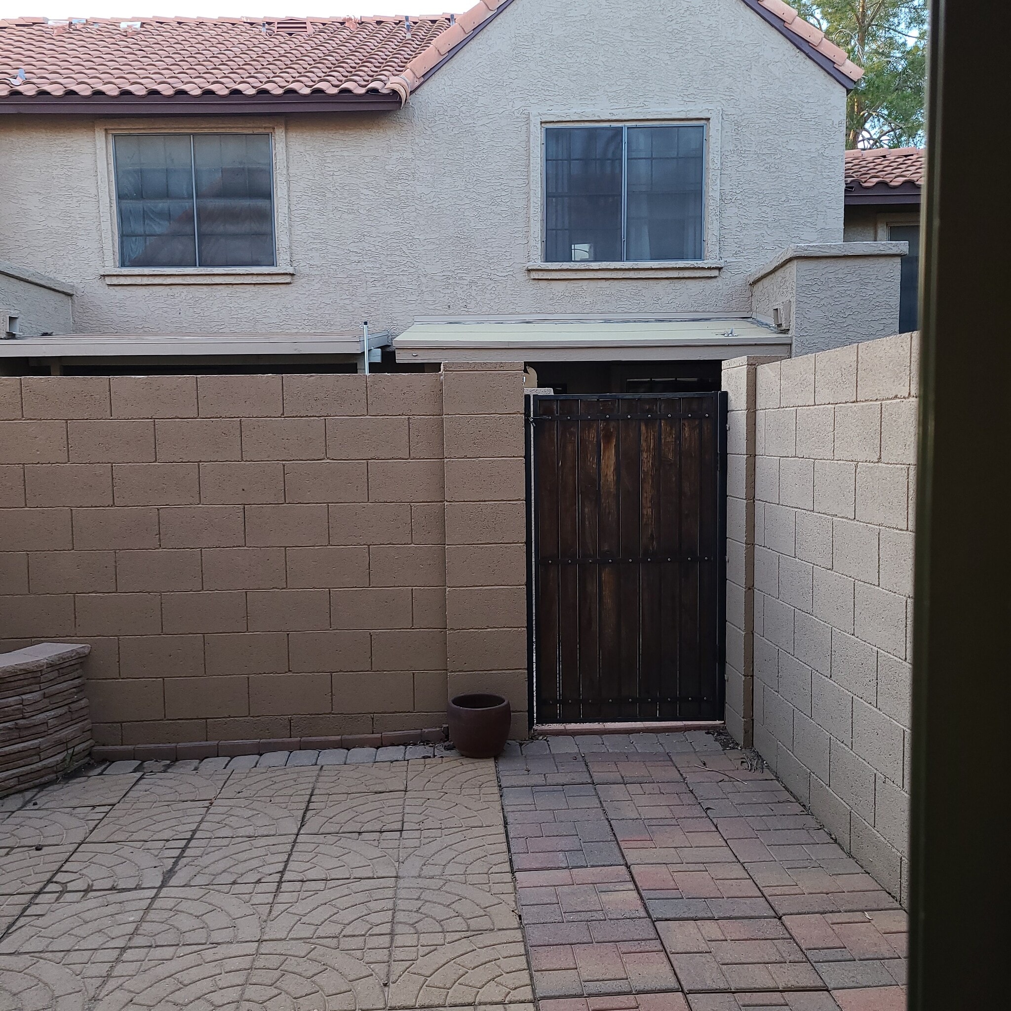 Building Photo - 3491 N Arizona Ave