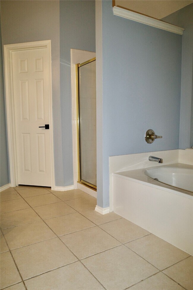 Building Photo - 1506 Rogers Lake Ln