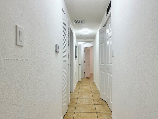 Building Photo - 10870 NW 88th Terrace