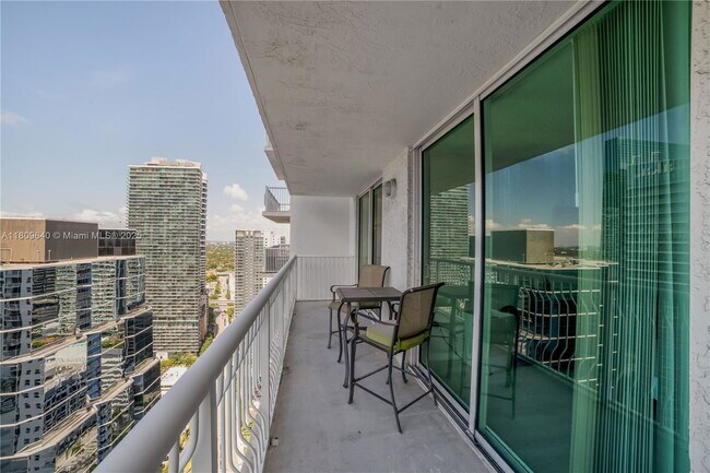 Primary Photo - 1200 Brickell Bay Dr