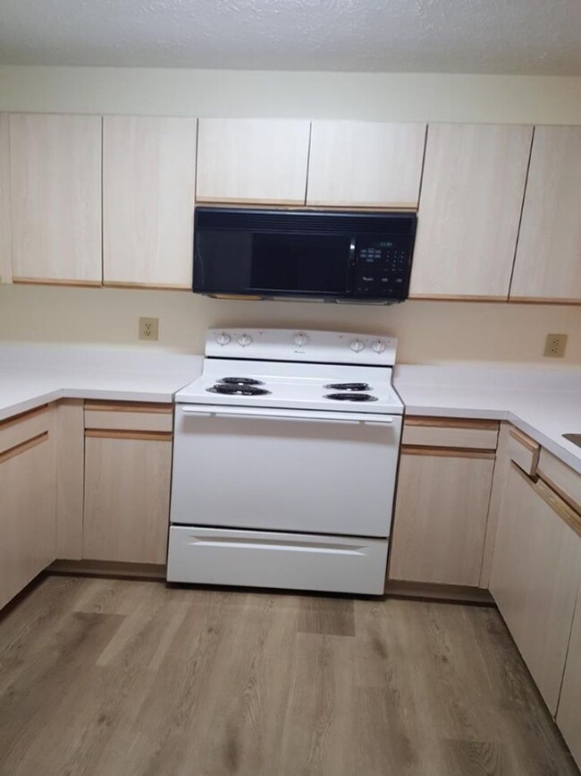 Building Photo - CALL or Text 910-284-4804 TO SCHEDULE - Ka...