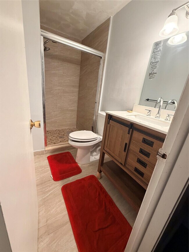 Building Photo - 16 Spinning Wheel Ln