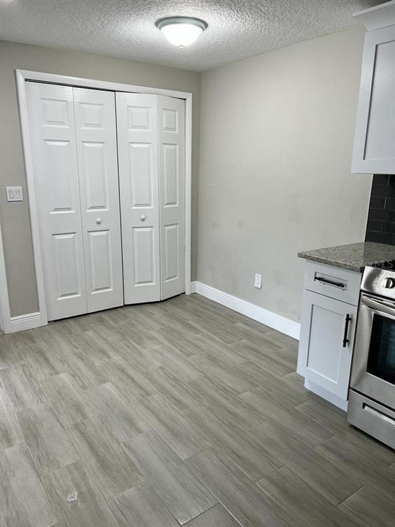 Building Photo - 605 Woodridge Dr