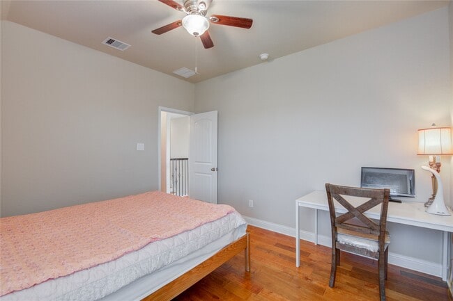 Building Photo - 12902 Oak Fls Dr