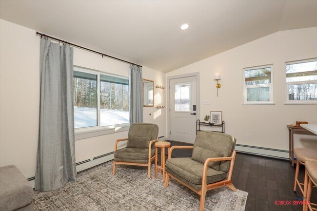 Building Photo - 7427 Twin Lakes Dr