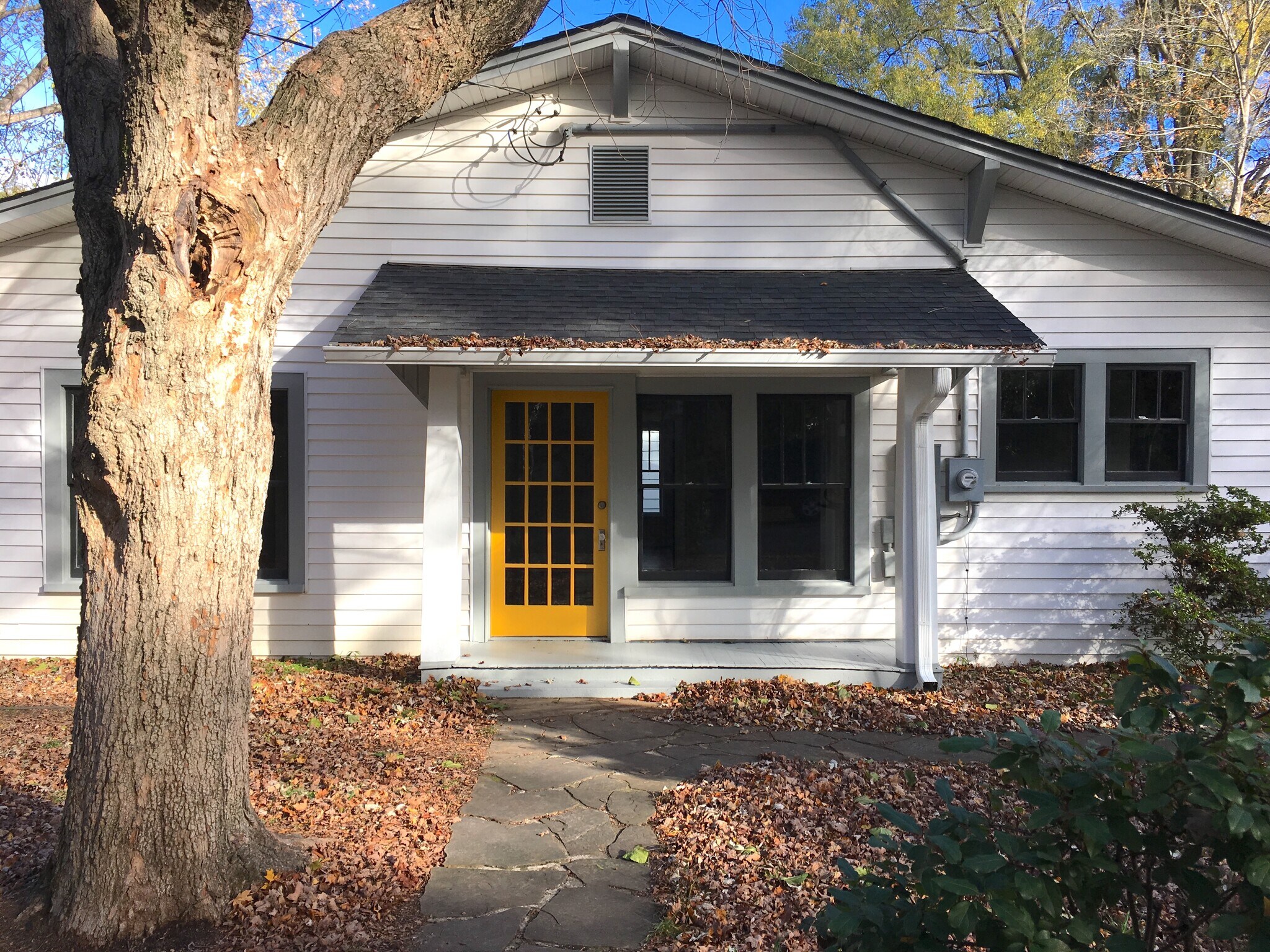 Building Photo - 2331 Englewood Ave