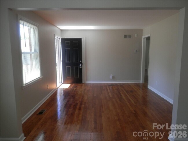 Building Photo - 3016 Colfax St