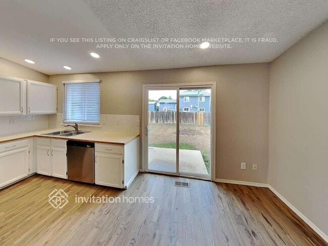 Building Photo - 1827 S Genoa St