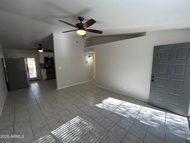 Building Photo - 6711 W Osborn Rd