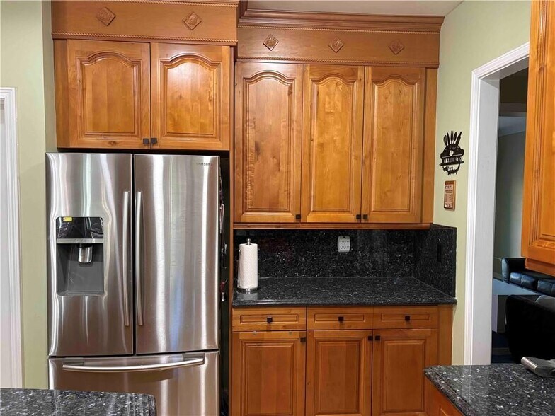 Building Photo - 2835 Crestmont Ct