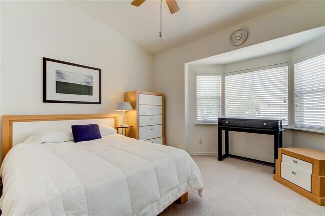 Building Photo - 1575 Pinellas Bayway S