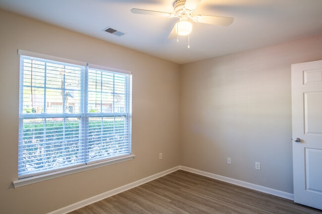 Building Photo - 192 Sonata Cir