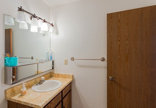 Building Photo - 3165 Silver Arrow Dr
