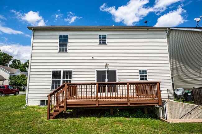 Building Photo - 43 Carlsbad Dr