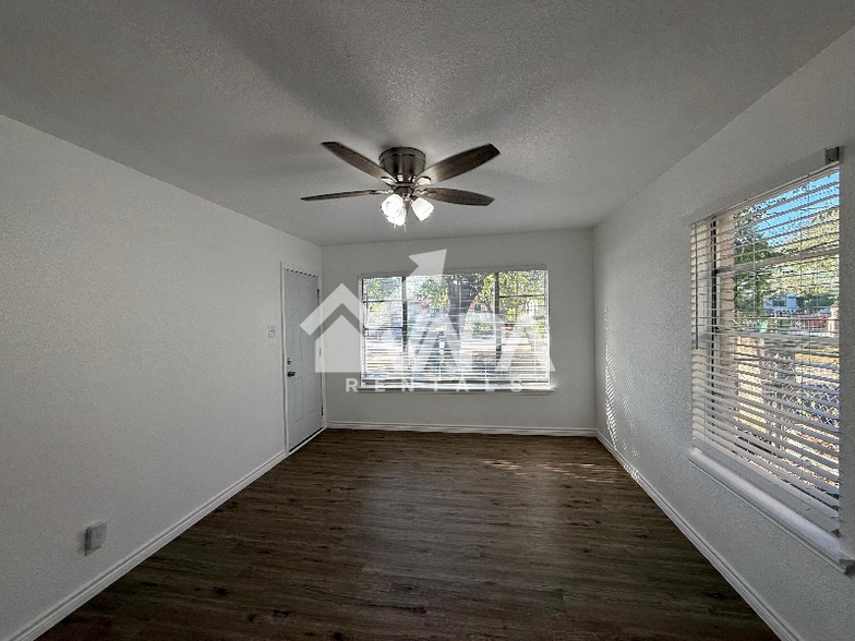 Building Photo - 202 Florencia Ave