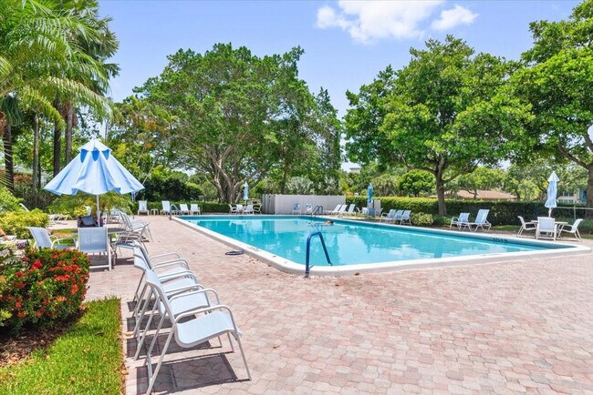 Building Photo - 3080 N Course Dr