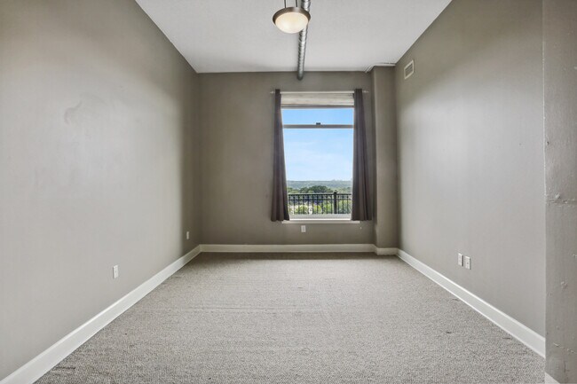 Building Photo - 3820 Roswell Rd NE