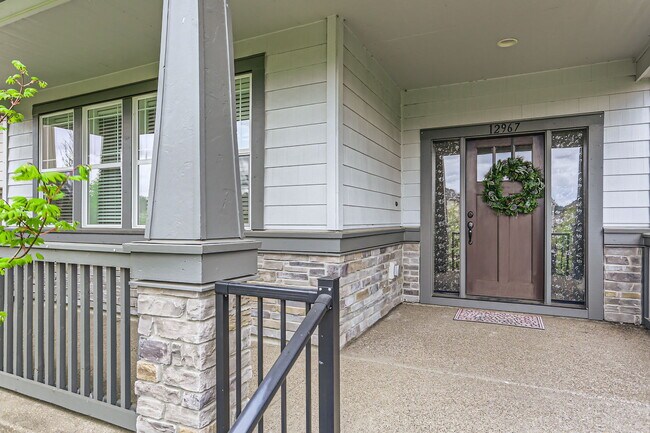 Building Photo - 12967 SW River Terrace Blvd