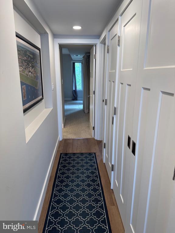 Building Photo - 1 President Point Dr