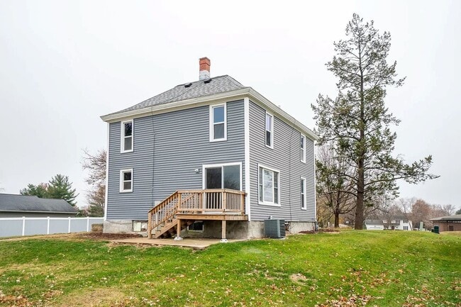 Primary Photo - 4 Bedroom 1 Bath