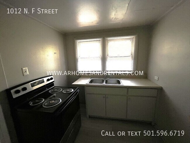 Building Photo - 1012 F St