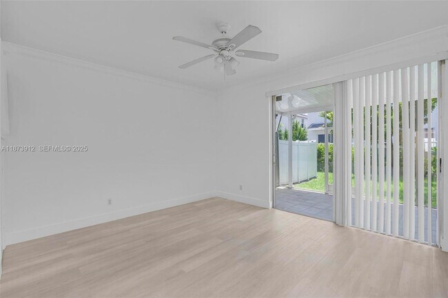 Building Photo - 136 SW 169th Ave