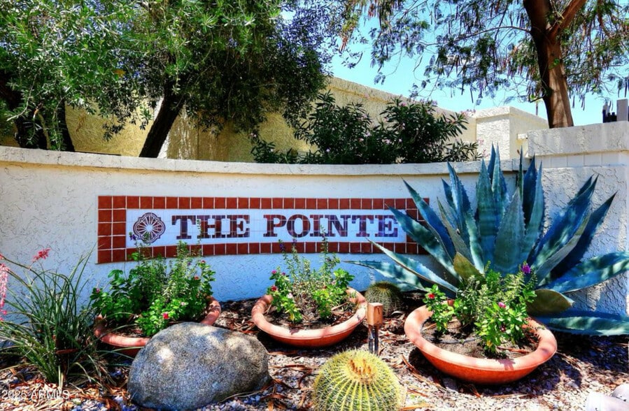 Prestigious Pointe Community - professionally managed - 1802 E Frier Dr
