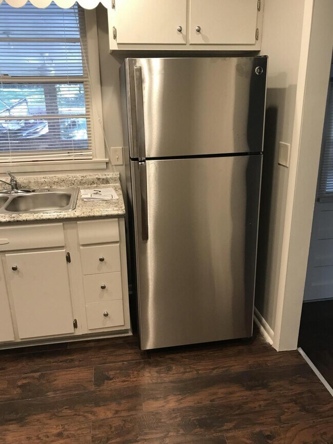 Building Photo - 7620 Charlotte Dr SW