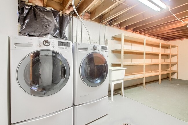 Building Photo - 3084 W Chenango Ave