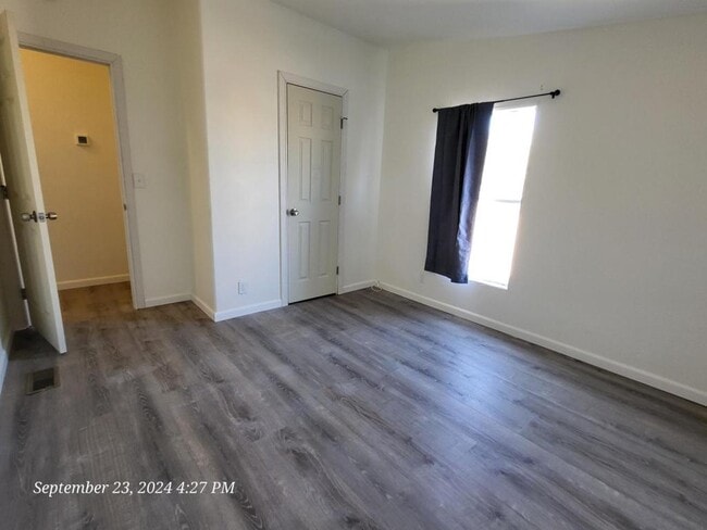 Building Photo - 924 S Tonto Rd