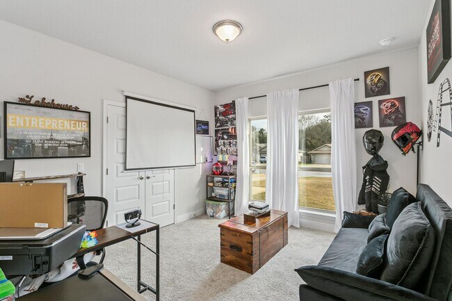 Building Photo - Beautiful Custom Build Home in North Crestview