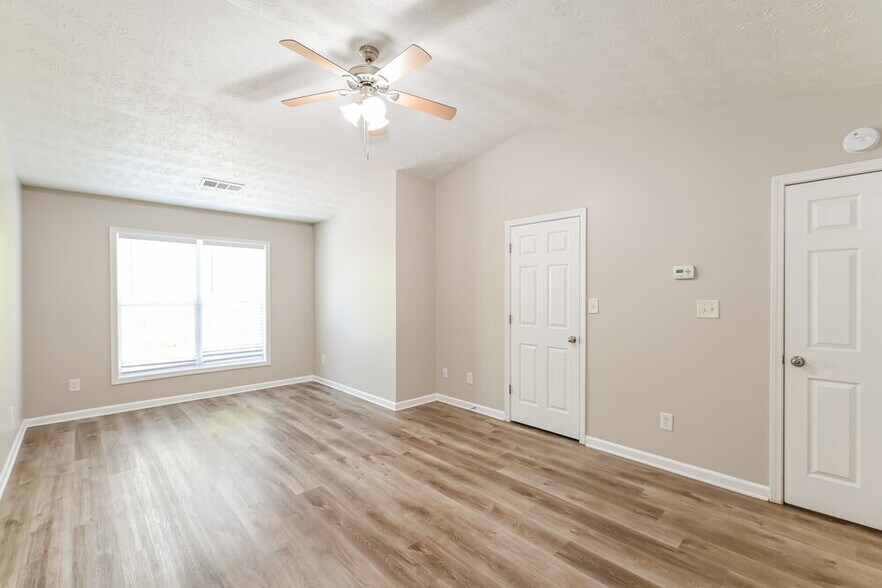 Building Photo - 770 Brookside Parc Ln