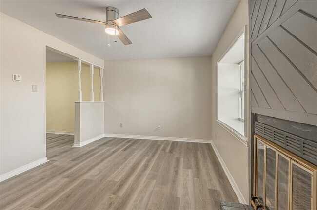 Building Photo - 1401 Ave O