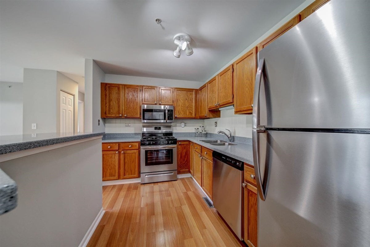 Building Photo - 5S530 Scots Dr