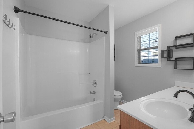 Building Photo - House for Rent in Wilmington with Fenced yard!