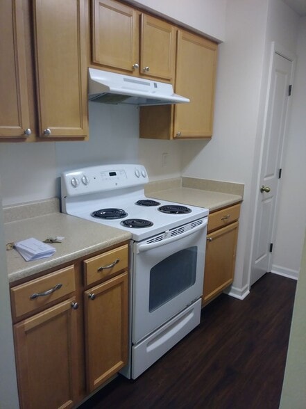 Interior Photo - 185 - COUNTRY VIEW APARTMENTS