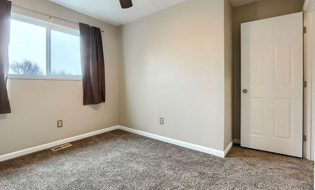 Building Photo - Charming & Spacious 5-Bedroom Home! Detach...