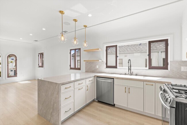 Building Photo - 341 N Genesee Ave