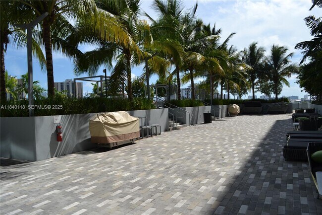 Building Photo - 2960 NE 207th St