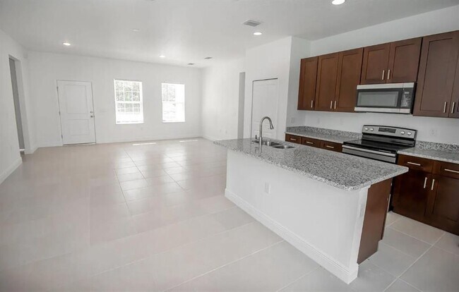 Building Photo - 4033 SW 139th St Rd