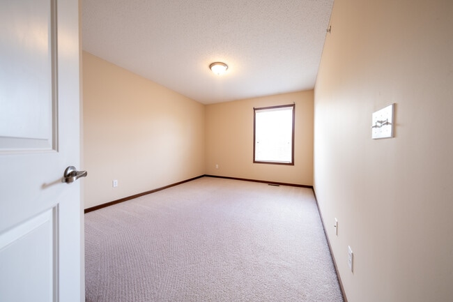 Building Photo - 15374 60th Ave N