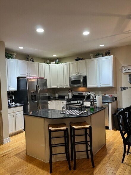 Kitchen - 237 Westbrook Dr