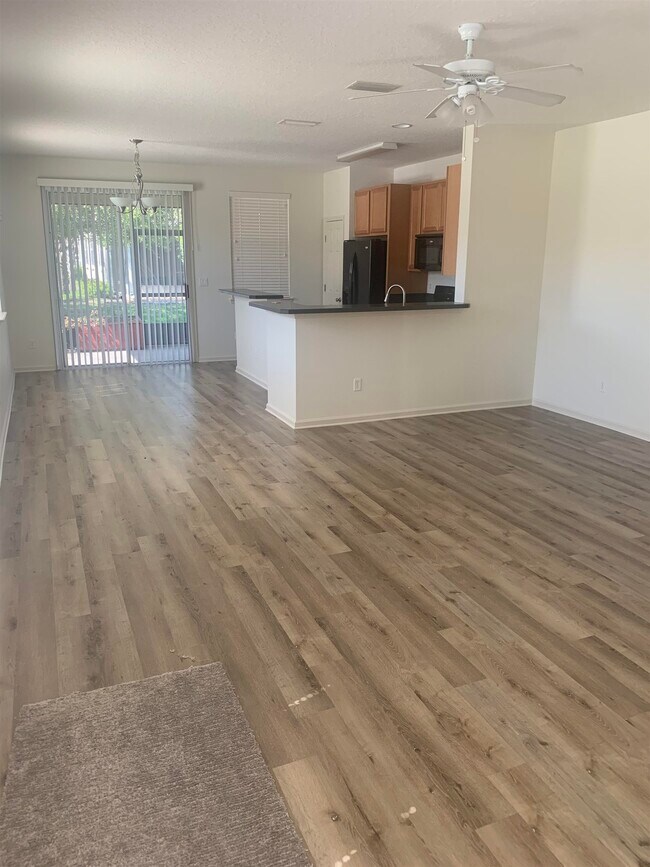 Building Photo - 200 Sienna Pl